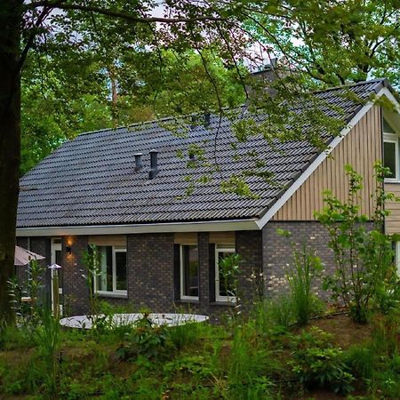 Comfortable House With Hot Tub Hoenderloo Exterior photo